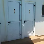 Apartment 2 Bed Mountains And Costal Views With Pool *
