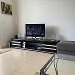 2 Bed Mountains And Costal Views With Pool Apartment