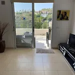 Apartment 2 Bed Mountains And Costal Views With Pool *