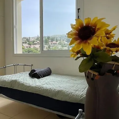 2 Bed Mountains And Costal Views With Pool 公寓