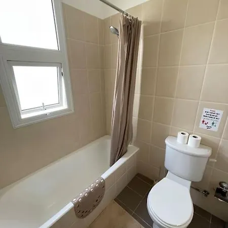 2 Bed Mountains And Costal Views With Pool *