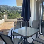 2 Bed Mountains And Costal Views With Pool