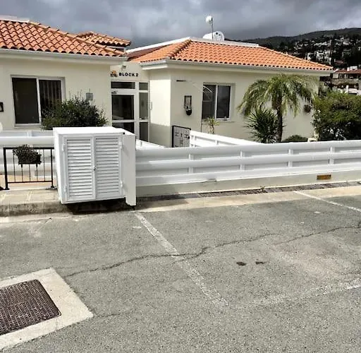 Διαμέρισμα 2 Bed Mountains And Costal Views With Pool