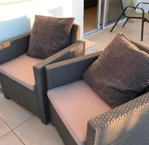 Lägenhet 2 Bed Mountains And Costal Views With Pool