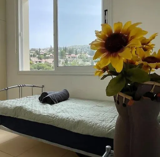 2 Bed Mountains And Costal Views With Pool Διαμέρισμα