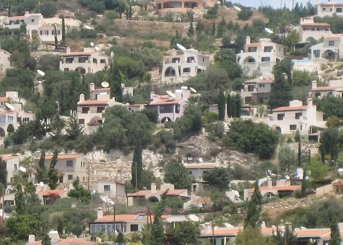 2 Bed Mountains And Costal Views With Pool Lägenhet *