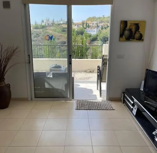 Διαμέρισμα 2 Bed Mountains And Costal Views With Pool *