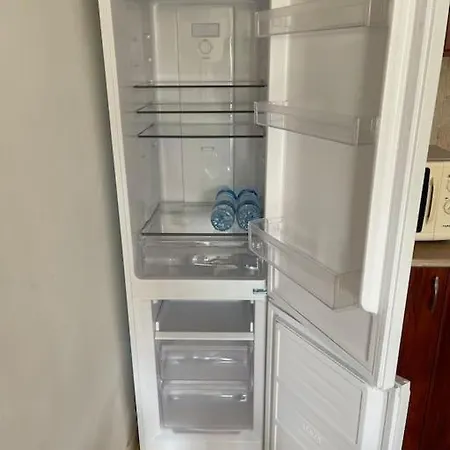 2 Bed Mountains And Costal Views With Pool