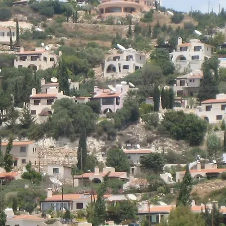 2 Bed Mountains And Costal Views With Pool Apartment *