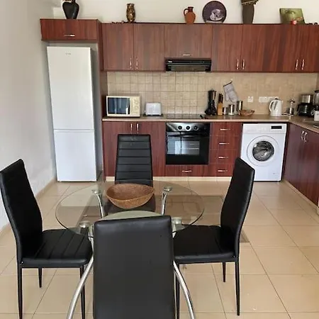 2 Bed Mountains And Costal Views With Pool Paphos